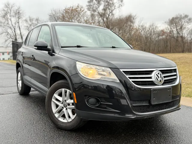 2011 Volkswagen Tiguan S's photo