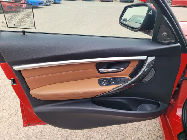 2016 BMW 3 Series 330e - Photo 15