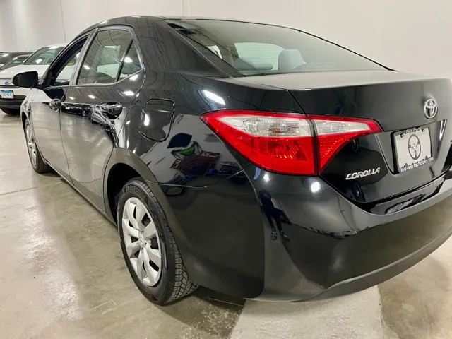 2014 Toyota Corolla LE photo 3
