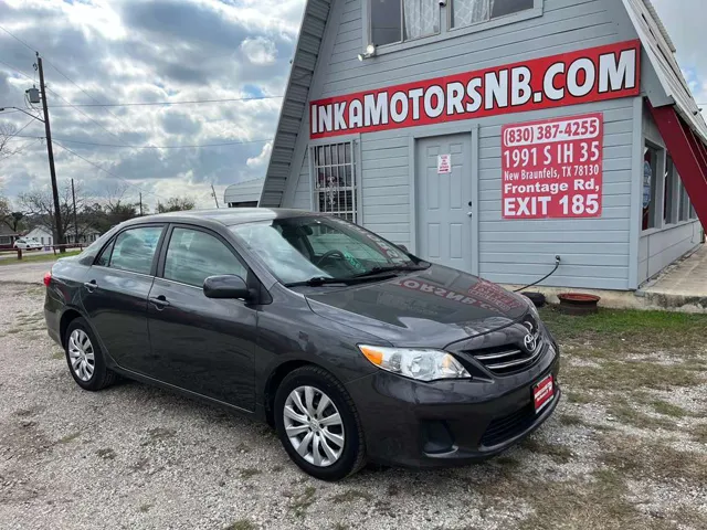 2013 Toyota Corolla's photo