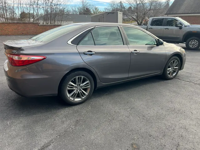 2017 Toyota Camry SE