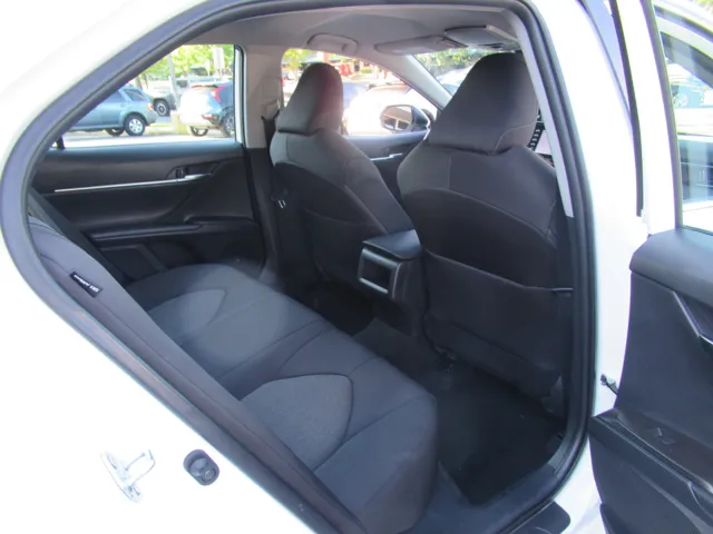 2021 Toyota Camry LE - Photo 14