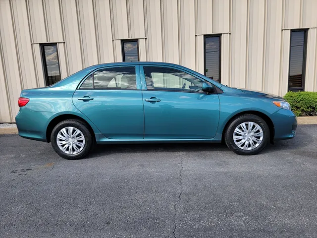2010 Toyota Corolla's photo
