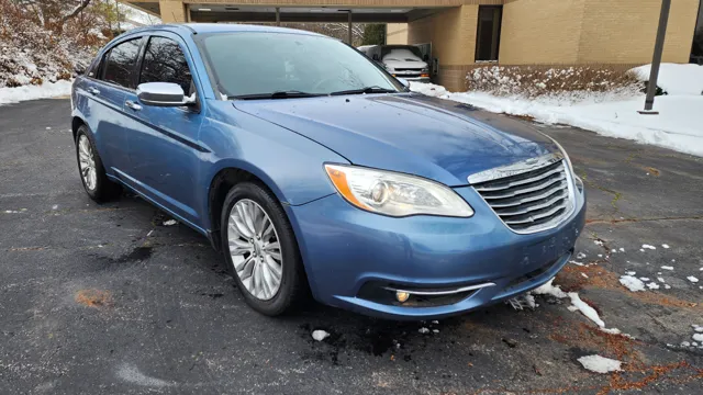 2011 Chrysler 200 Limited