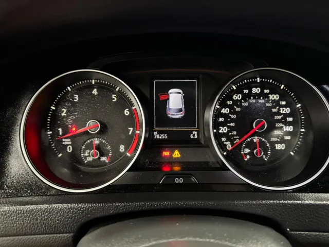 2015 Volkswagen Golf GTI SE photo 14