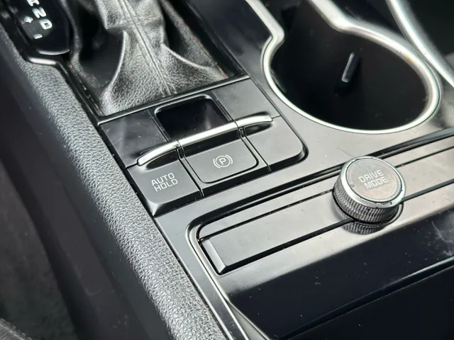 2022 Kia K5 LXS - Photo 12