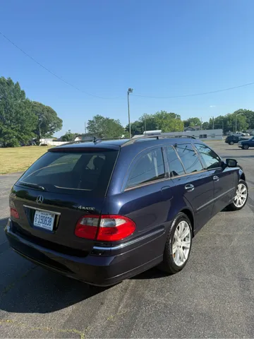 2009 Mercedes-Benz E-Class E350 4MATIC's photo