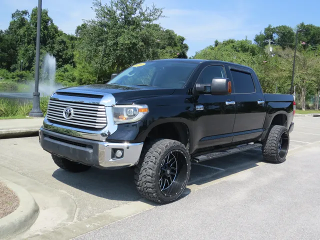 2017 Toyota Tundra Limited's photo