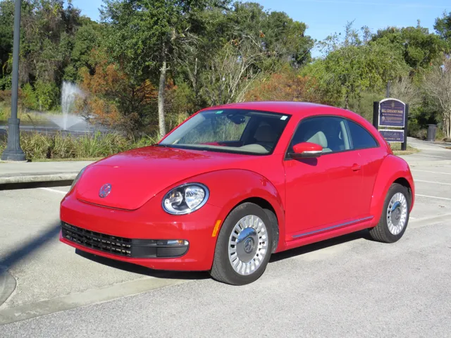 2016 Volkswagen Beetle SE's photo