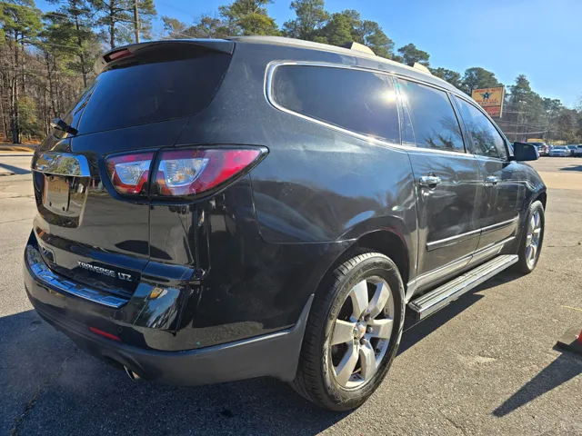 2014 Chevrolet Traverse LTZ photo 3