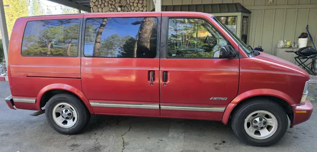 1997 Chevrolet Astro's photo