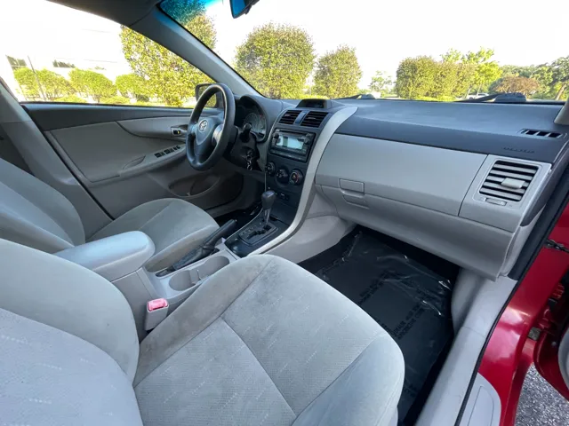 2013 Toyota Corolla L - Photo 17