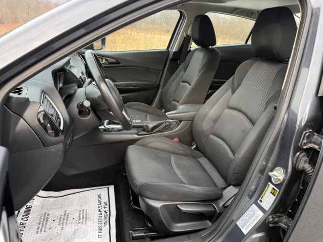 2016 Mazda MAZDA3 i Touring - Photo 10