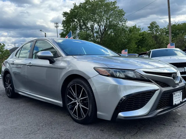 2021 Toyota Camry 2.5 Auto SE's photo