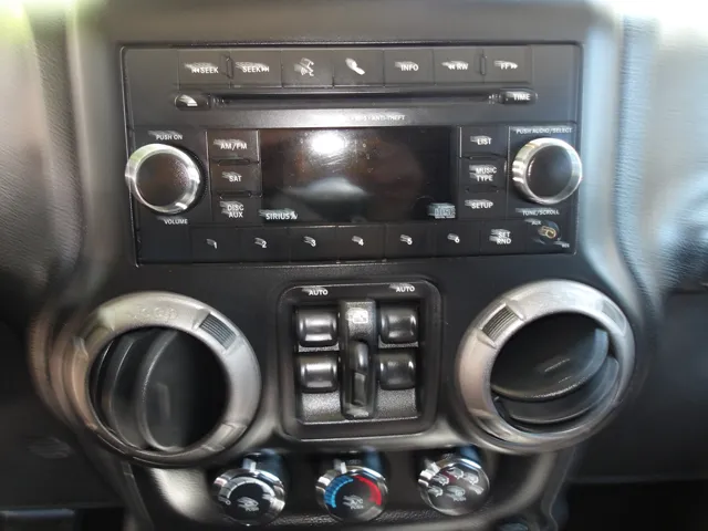 2014 Jeep Wrangler Unlimited Sport - Photo 11