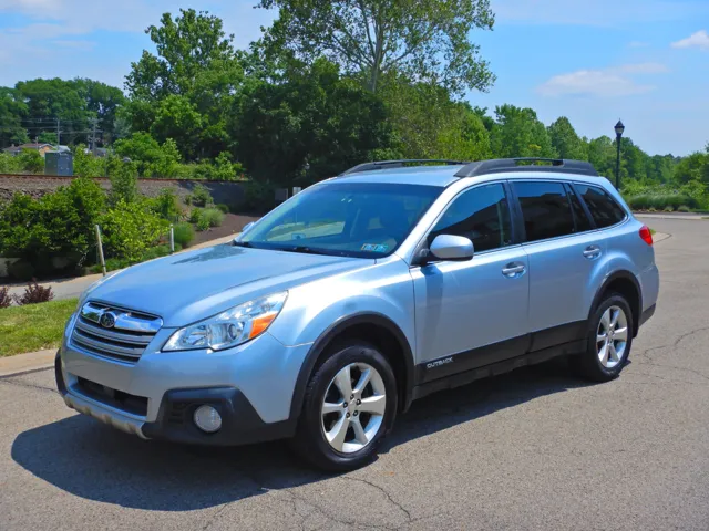 2013 Subaru Outback 2.5i Limited CVT PZEV's photo