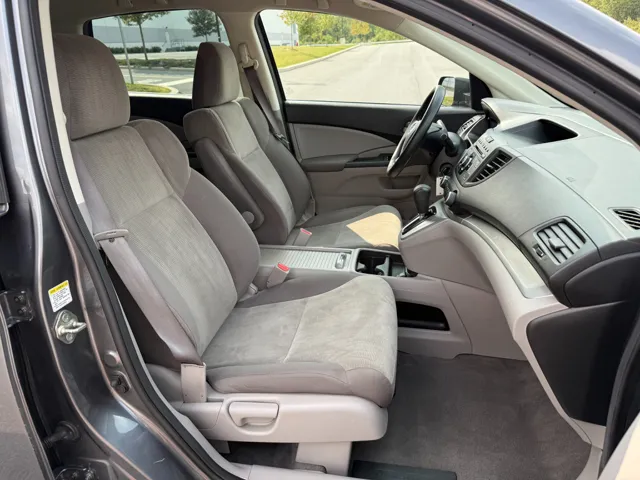 2013 Honda CR-V LX photo 17