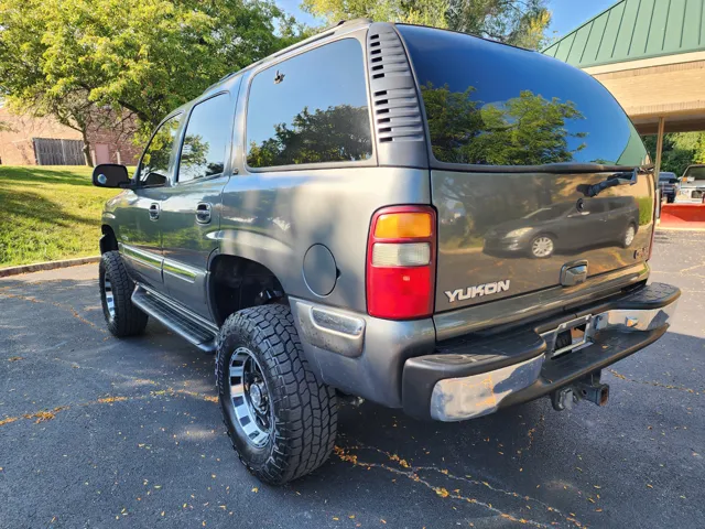 2001 Gmc Yukon SLE photo 5