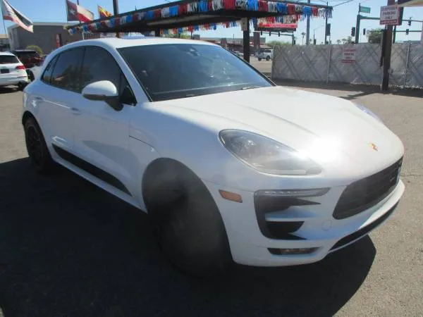 2017 Porsche Macan GTS's photo