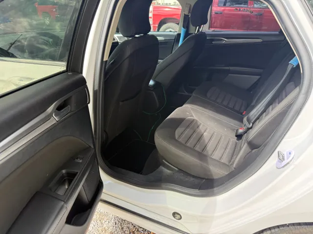 2019 Ford Fusion SE - Photo 9