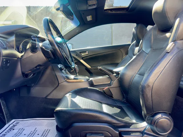 2016 Hyundai Genesis Coupe Ultimate - Photo 6