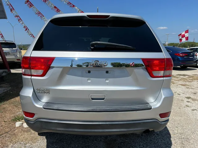 2012 Jeep Grand Cherokee Laredo photo 3