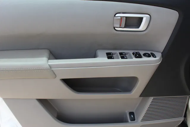 2010 Honda Pilot LX photo 8