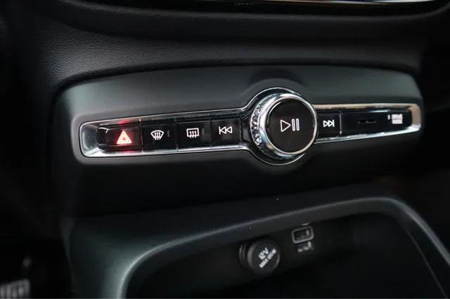2020 Volvo XC40 Momentum - Photo 24