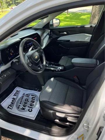 2025 Chevrolet Trax LT - Photo 12