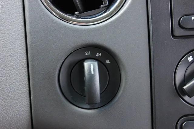 2004 Ford F-150 XLT - Photo 32