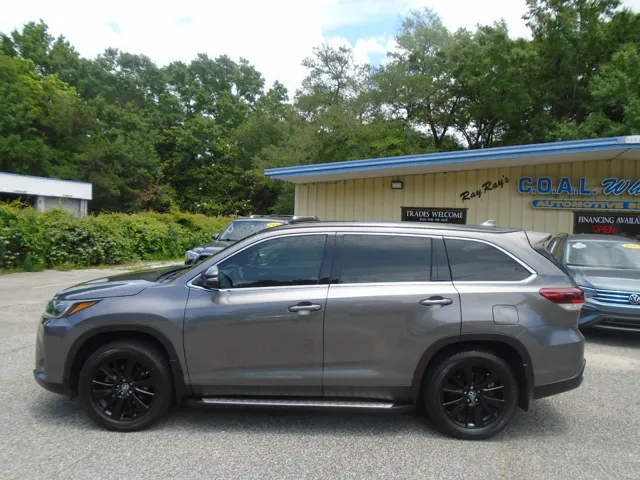 2019 Toyota Highlander SE - Photo 16