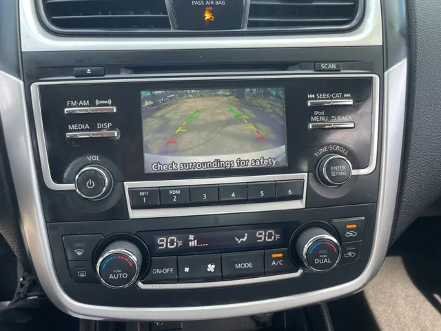 2017 Nissan Altima SV - Photo 14