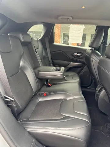 2020 Jeep Cherokee Latitude Plus - Photo 9