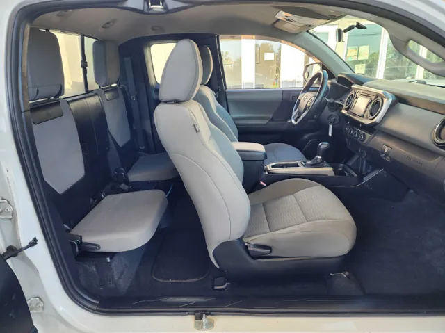 2016 Toyota Tacoma SR5 Access Cab 4x4 photo 14