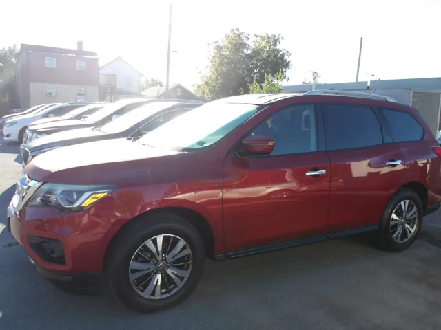 2017 Nissan Pathfinder SV