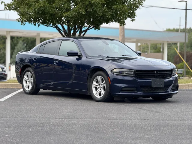 2016 Dodge Charger SE photo 2