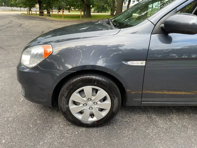 2011 Hyundai Accent GL - Photo 24