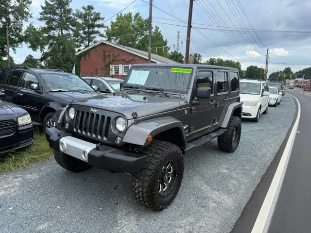 2014 Jeep Wrangler Unlimited Sahara's photo