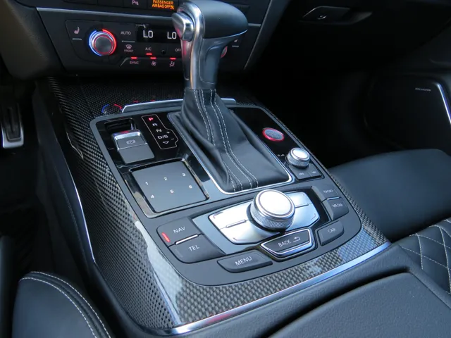 2014 Audi S6 photo 14