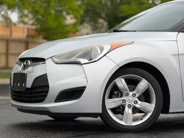 2015 Hyundai Veloster Base - Photo 20