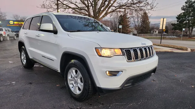 2017 Jeep Grand Cherokee Laredo's photo