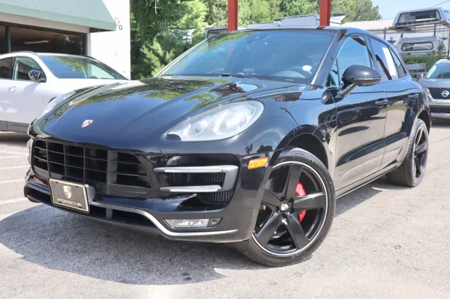 2016 Porsche Macan Turbo's photo