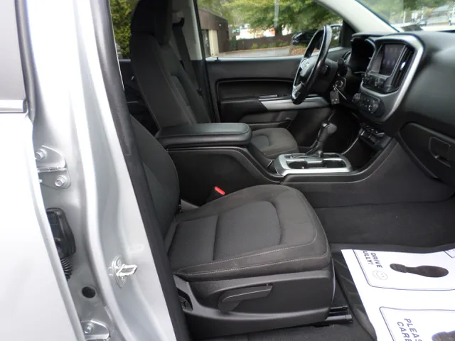 2019 Chevrolet Colorado LT photo 2