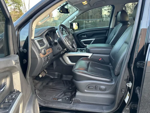 2017 Nissan Titan SL - Photo 19