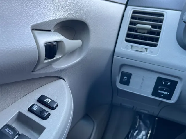 2013 Toyota Corolla L - Photo 15