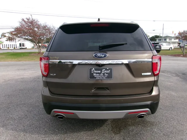 2016 Ford Explorer XLT photo 3