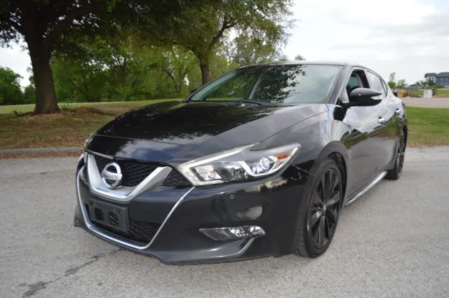 2017 Nissan Maxima SR