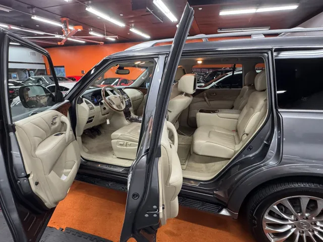 2015 Infiniti QX80 photo 8