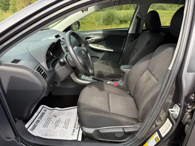 2013 Toyota Corolla S photo 10