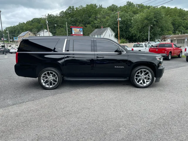 2019 Chevrolet Suburban LT photo 9
